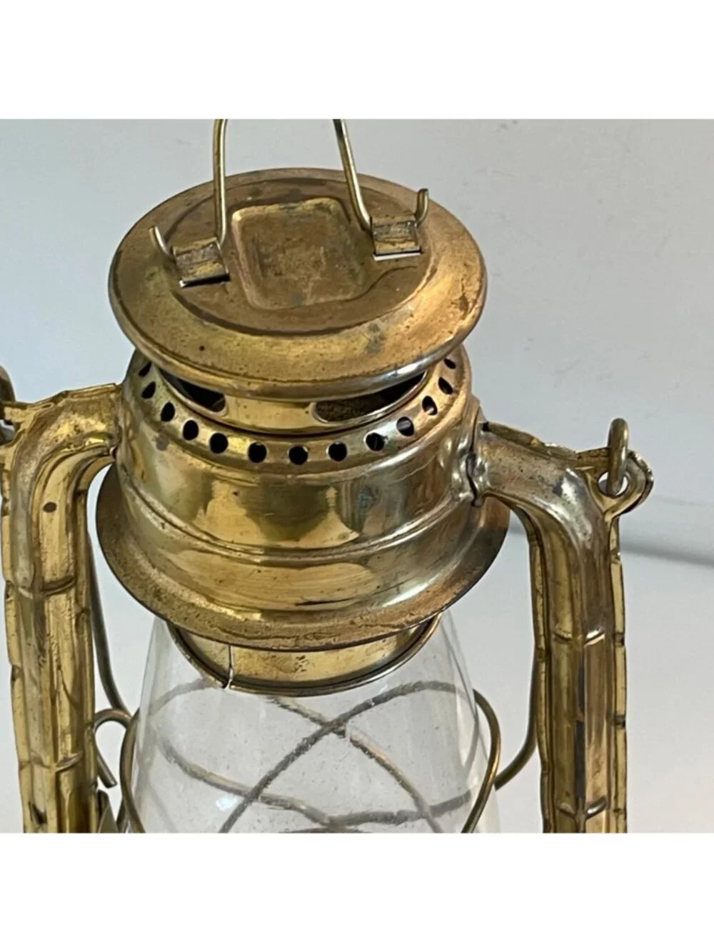 Vintage Lacquered Brass Hurricane Lantern Made in India Clean Glass Globe 12.5